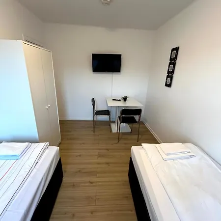 Apartament 3-zimmer Monteurwohnung Mit Balkon