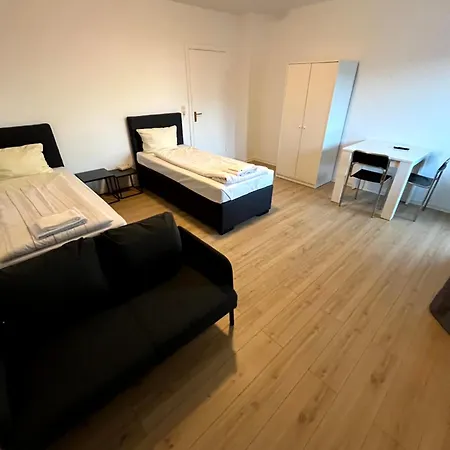 Apartament 3-zimmer Monteurwohnung Mit Balkon *